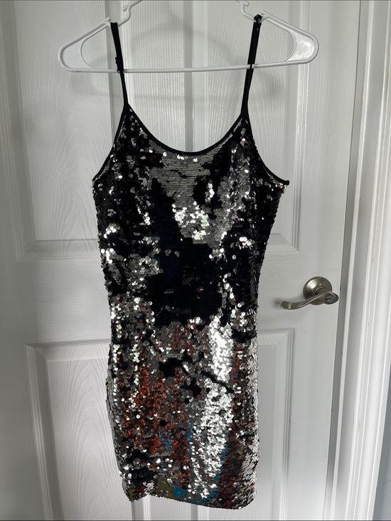 Chris & Carol Dresses & Skirts - Chris & Carol Black and Silver Sequin Mini Dress